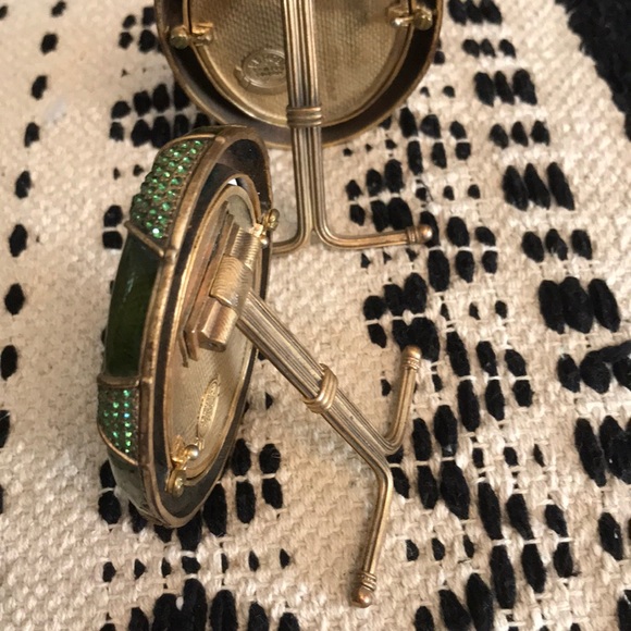 Twin frames - Picture 2 of 2